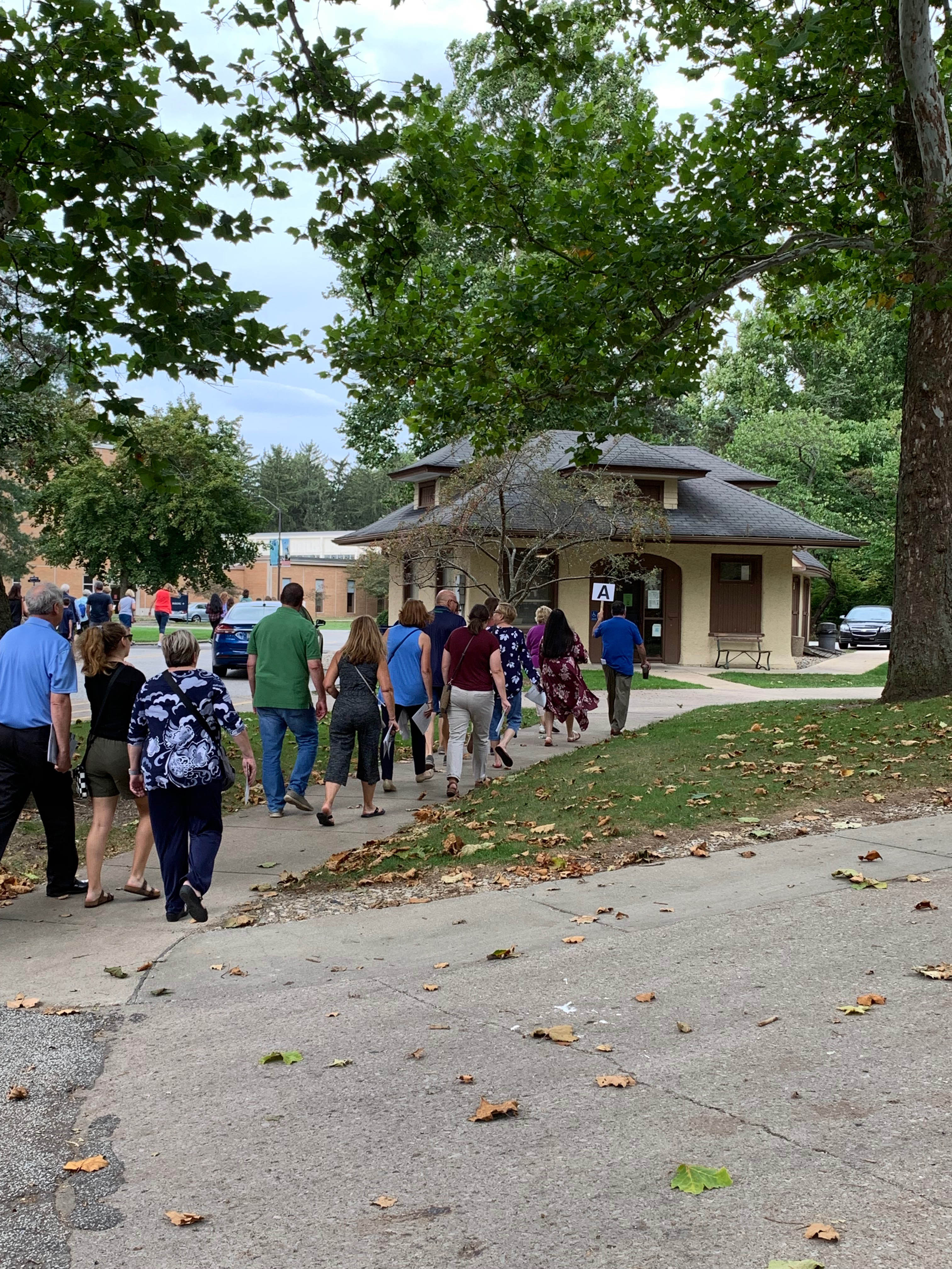 Pilgrims walking around campus 